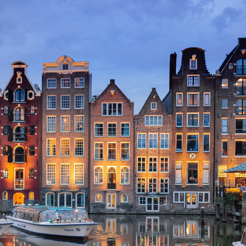 european river cruise lounge